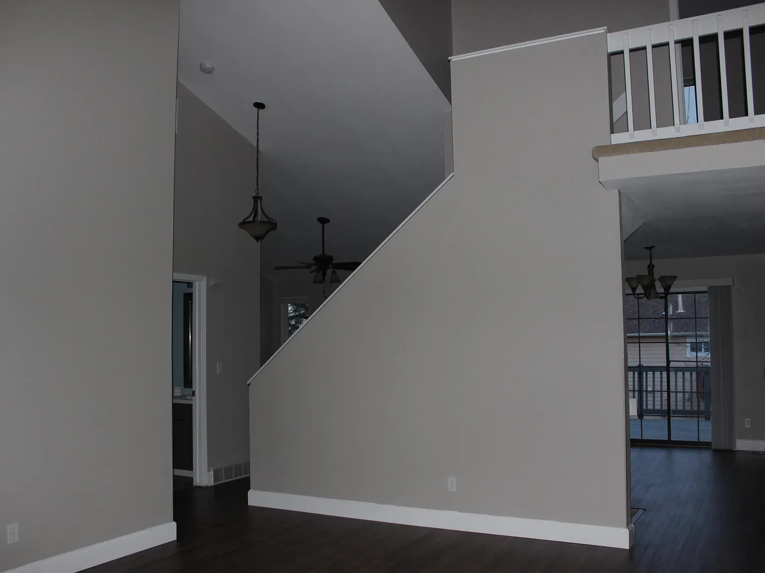4 bed, 2.5 bath, 2200 sqft, $2,300 — Photo 2
