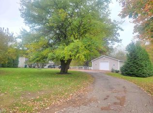 13018 N Holly Rd, Holly, MI 48442