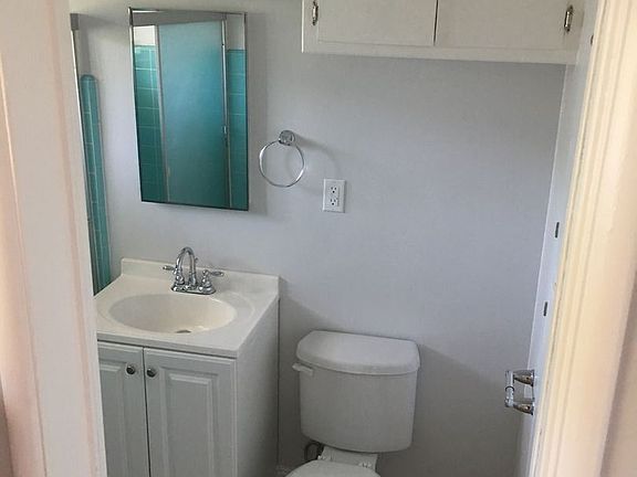5th image of 616 Kew St APT B