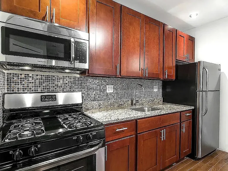 172 Sherman Ave #28 — Photo 2