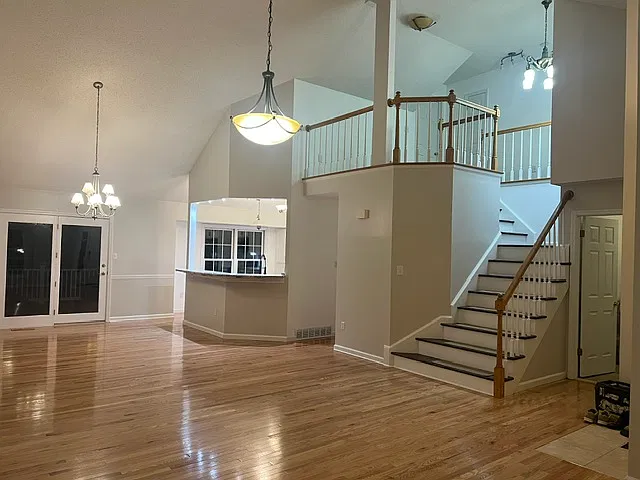 3 bed, 2020 sqft, $3,000 — Photo 3