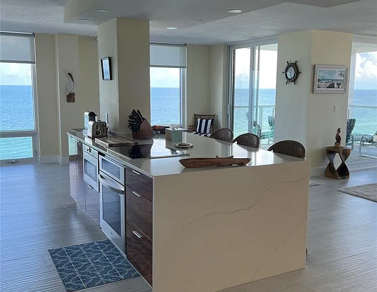 2425 Gulf Of Mexico Dr #11F — Photo 3