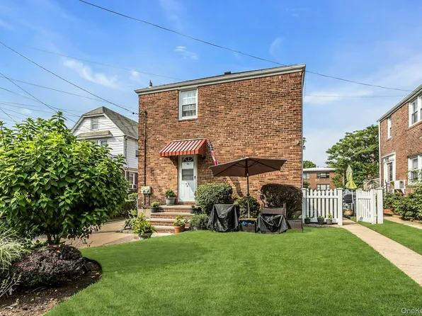 53 Carnation Ave #A, Floral Park, NY 11001