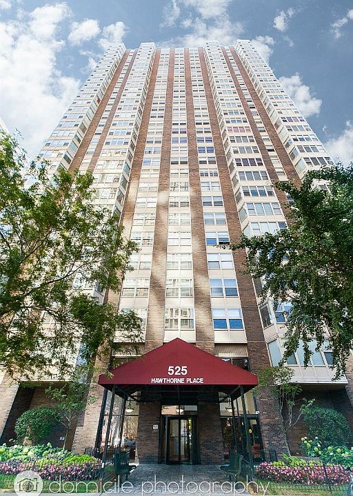 1st image of 526 W Hawthorne Pl #2103