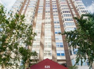 526 W Hawthorne Pl #2103, Chicago, IL 60657