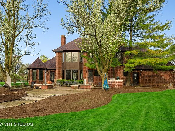 4th image of 1S121 Cantigny Dr