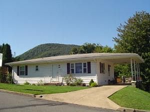 1st image of 220 Winter St S