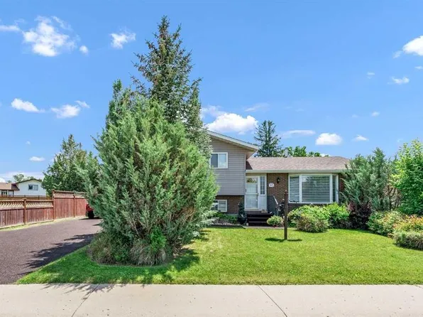 95 N Rossdale Way SE, Medicine Hat, AB T1B 1X5