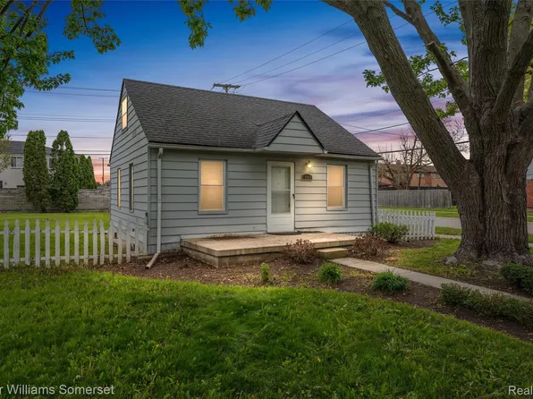 19800 Parkside St, Saint Clair Shores, MI 48080
