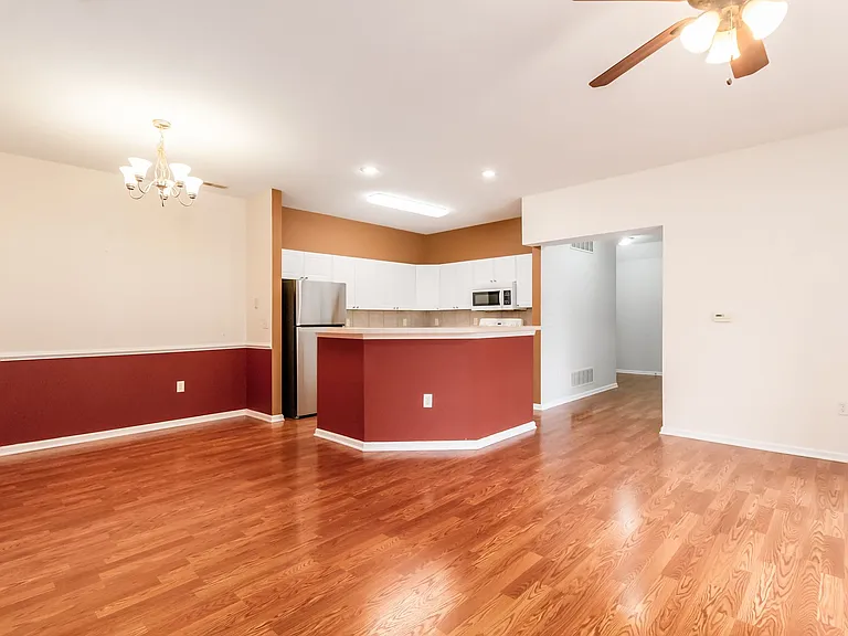 8057 Cranes Crossing Dr — Photo 15