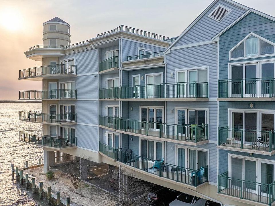 1st image of 1 Dock St Unit 203
