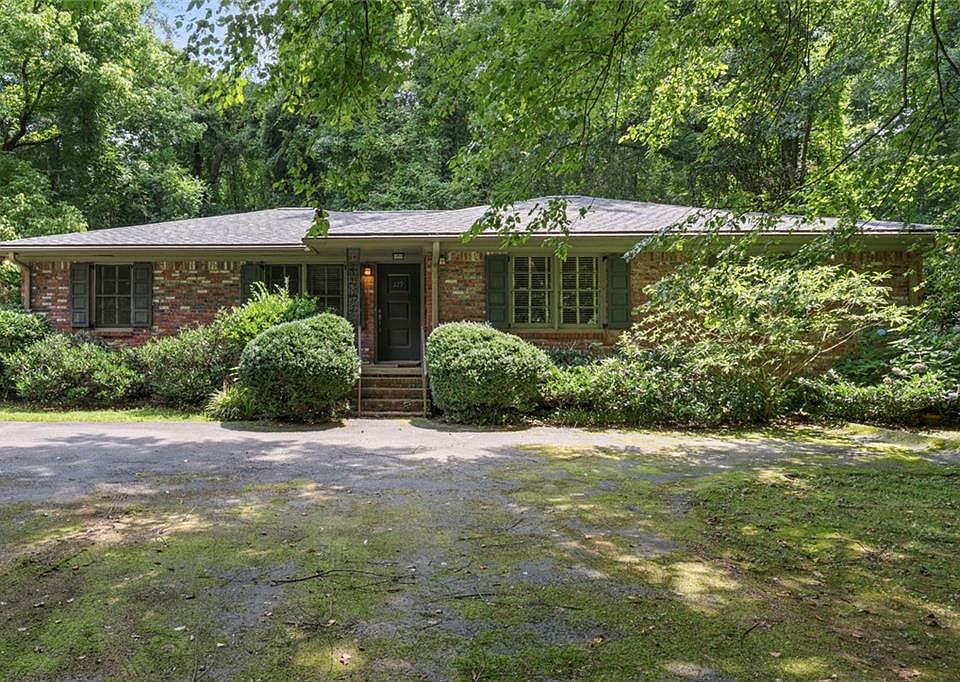 1st image of 129 Parkside Cir