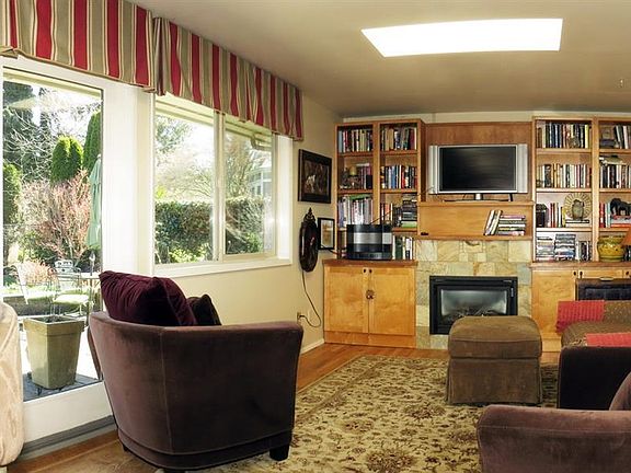 5th image of 294 Cedar Park Dr