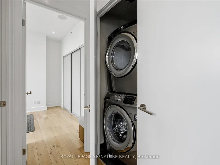 1205 Queen St W #Penthouse 704 — Photo 32