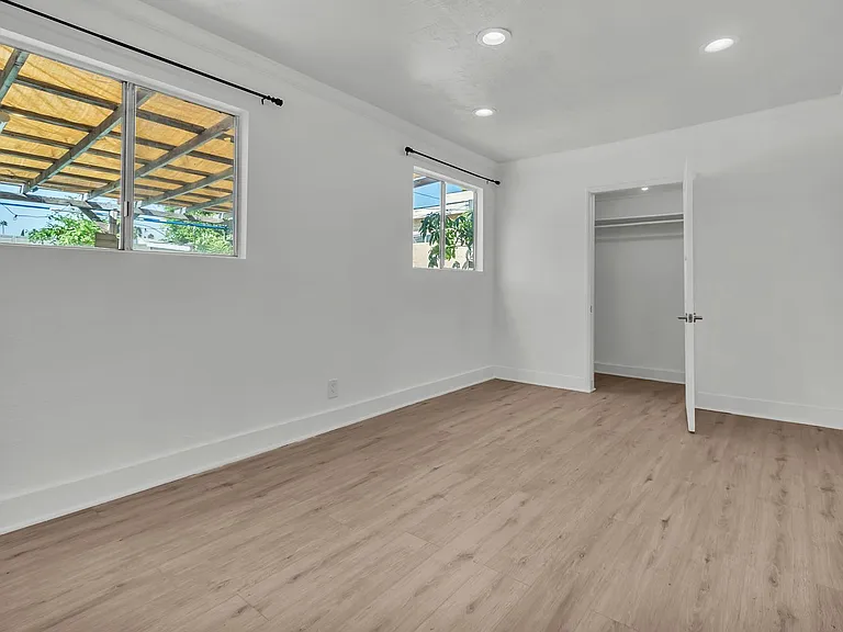 2819 Exposition Pl — Photo 11