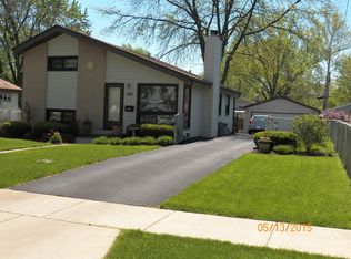 625 W Sunset Ave, Villa Park, IL 60181