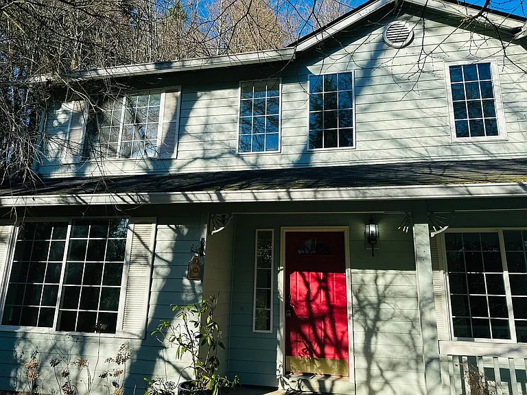 18820 NE Sunrise Ln — Photo 5