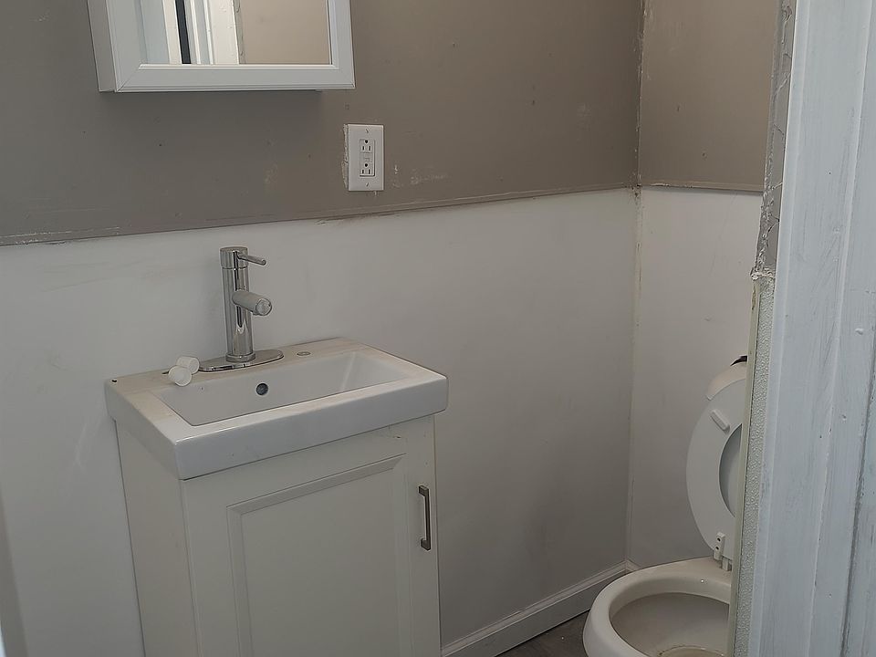1st image of 145 Illinois St #1