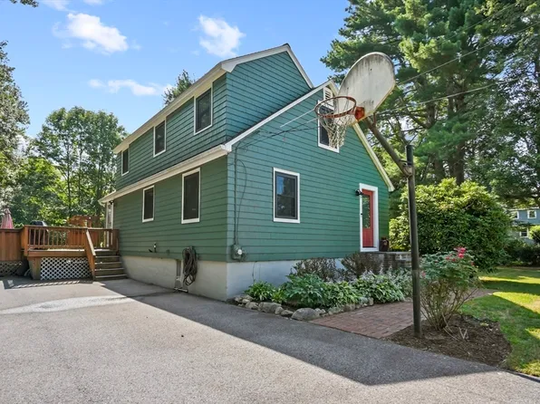 9 Oregon Rd, Southborough, MA 01772