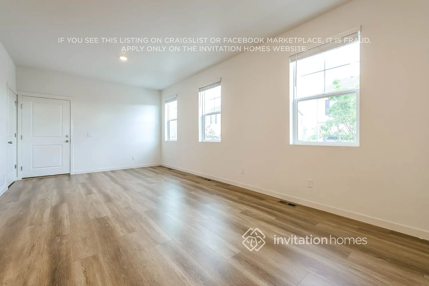 298 S Trussville St Aurora, CO 80018 — Photo 4