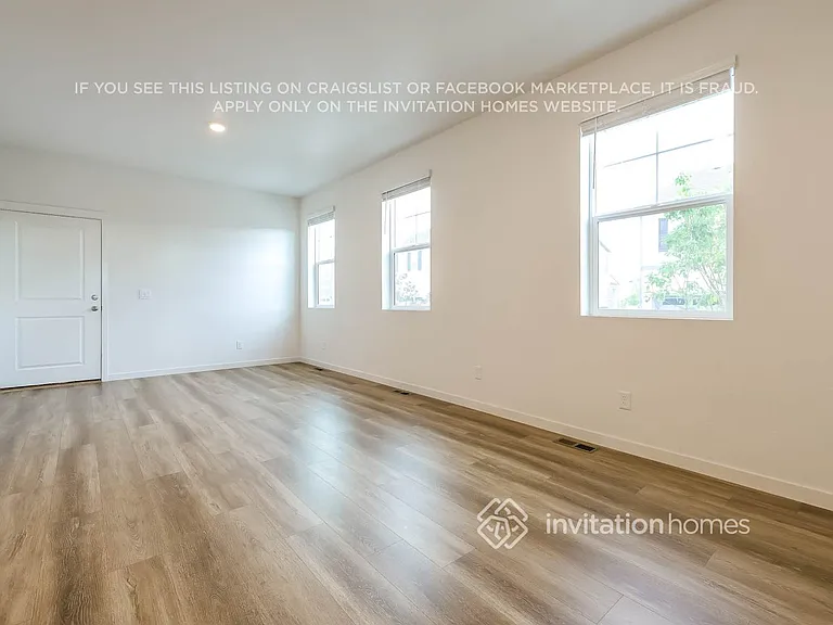 27470 E Maple Ave — Photo 4