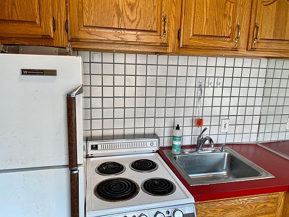2nd image of 387 Marlborough St