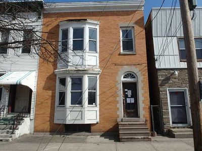 693 Clinton Ave, Albany, NY, 12206