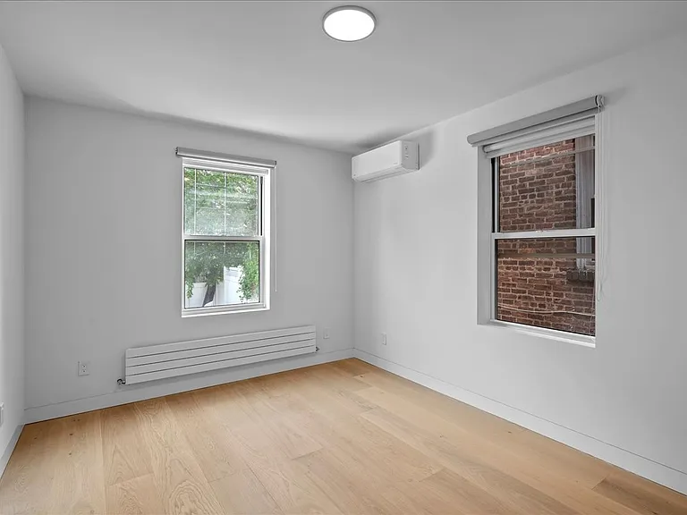 268 E 240th St #1 — Photo 12