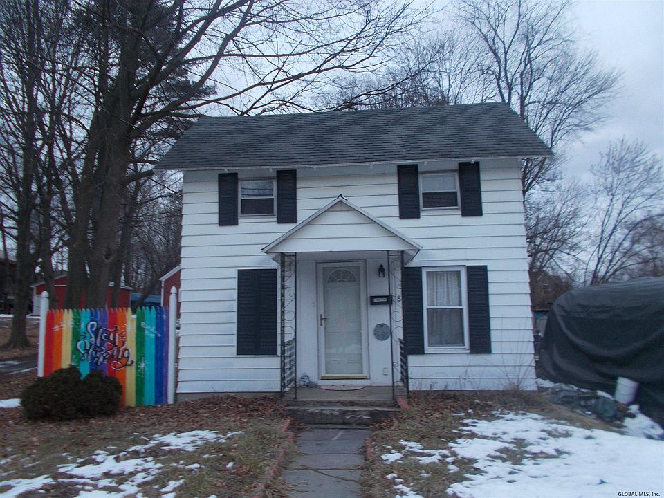 1st image of 8 Burgoyne Ave