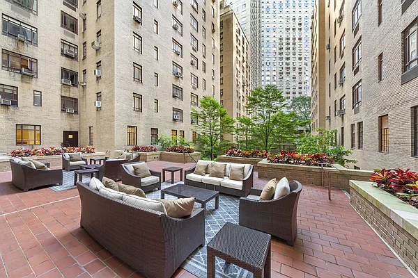 Rented by Corcoran | media 7