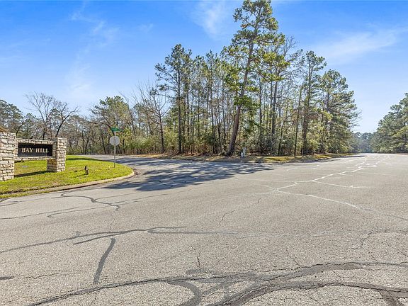 2nd image of 5 Bay Hill Rd