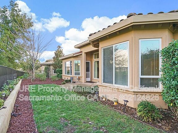 3rd image of 815 Royal Troon Pl