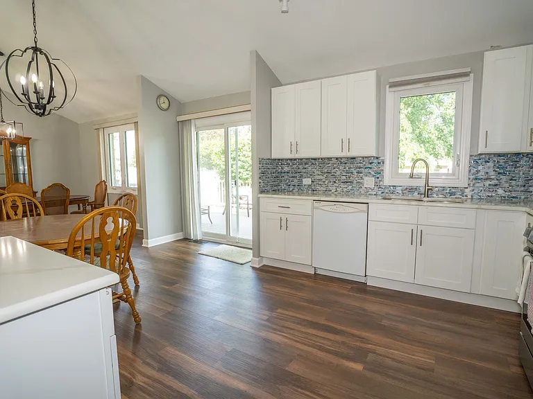 16409 Winding Creek Rd — Photo 7