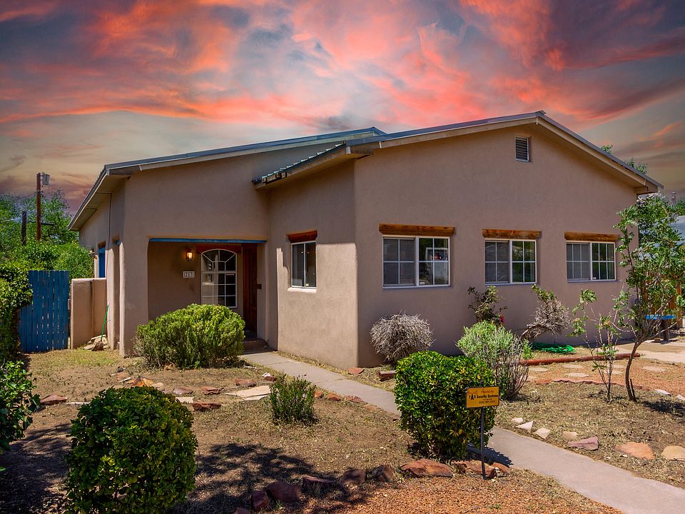 1st image of 203 Aliso Dr NE