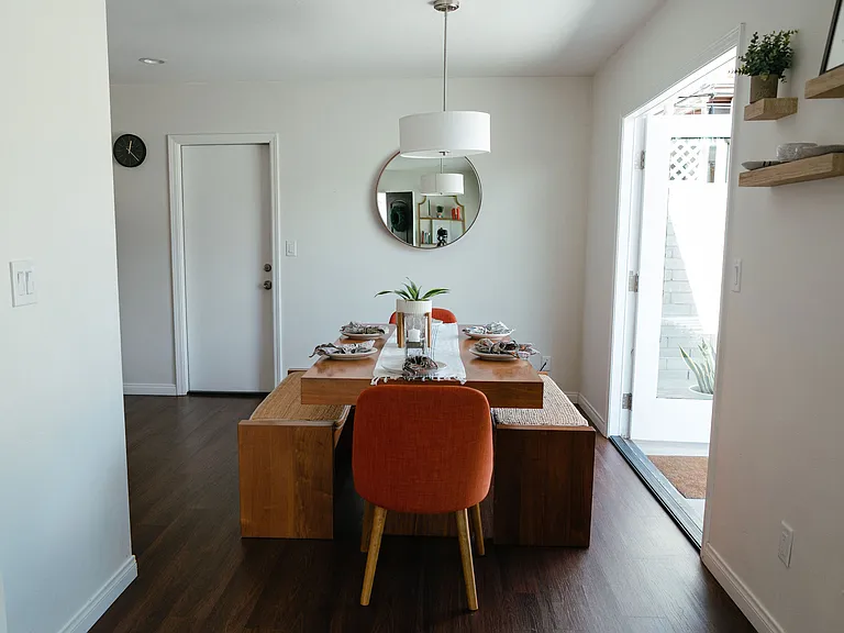 4588 Winona Ave — Photo 37