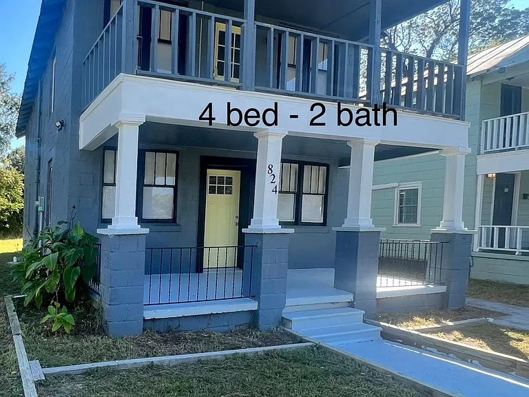 824 Green St — Photo 1