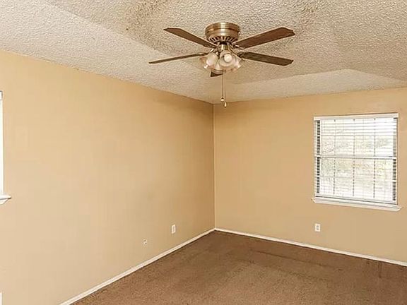 3rd image of 3916 Corkwood Dr #0