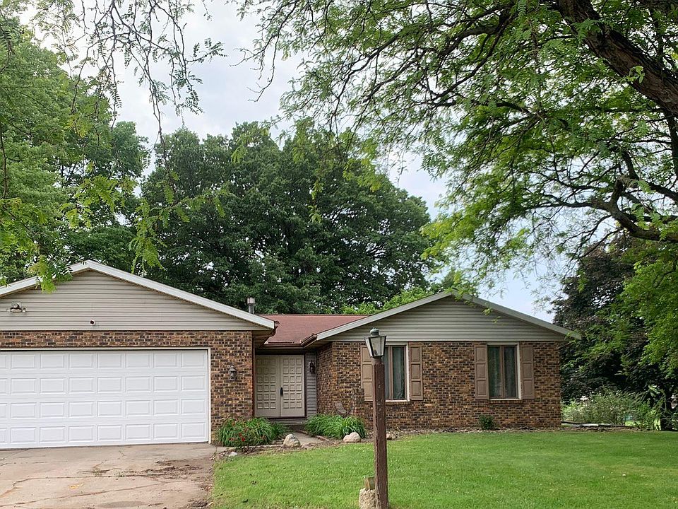 1st image of 1807 Sweetbriar Dr