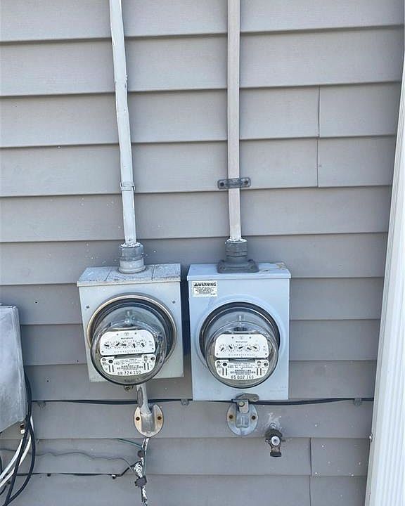 22 Maplewood Avenue 22 Maplewood Ave Cranston RI Zillow