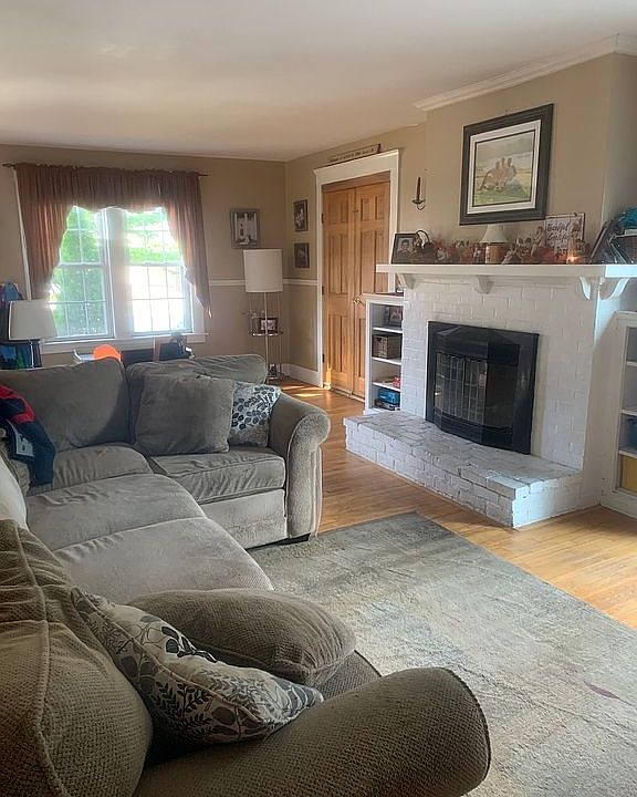 Living Room with Fireplace