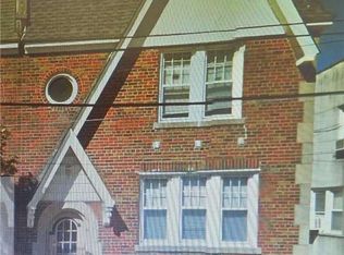 8909 69th Rd, Forest Hills, NY 11375