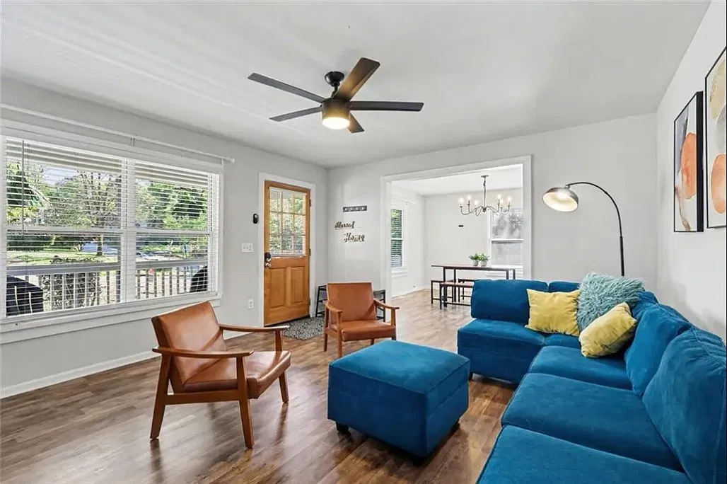 3 bed, 1250 sqft, $2,450 — Photo 1