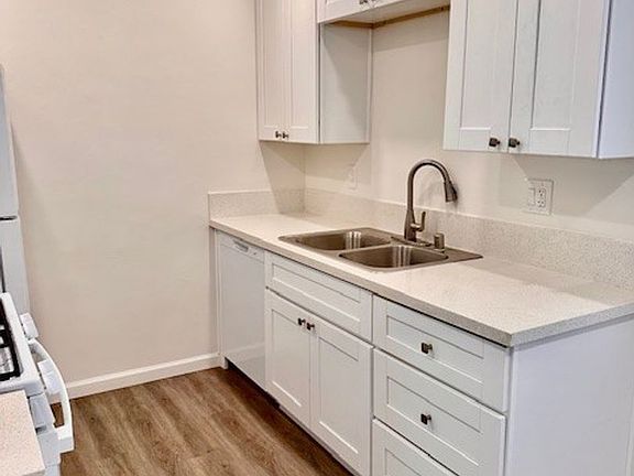 2nd image of 1126 Grand Ave #8151b38a0
