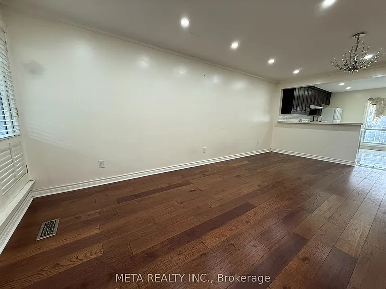 556 McCowan Rd — Photo 3