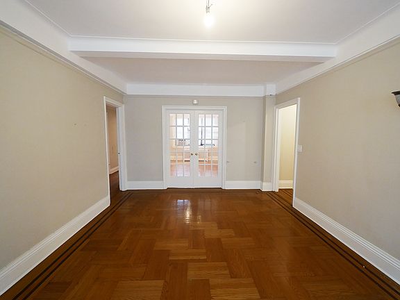 3rd image of 235 W 76th St APT 4C