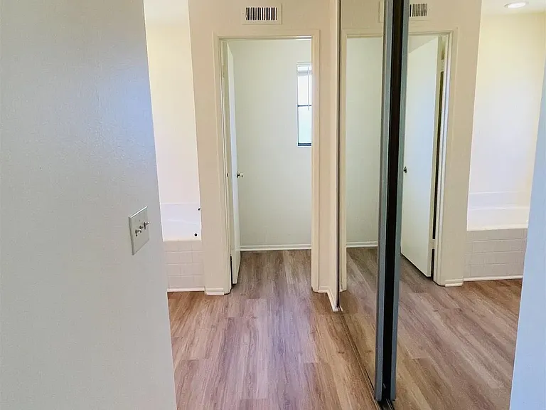 3488 Voyager Cir — Photo 14