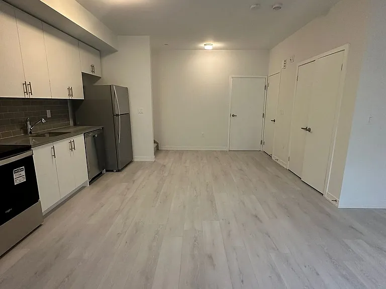 3409 Ridgeway Dr #32 — Photo 3