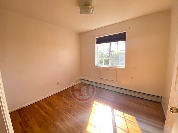 5th image of 259 Davis Ave APT 2