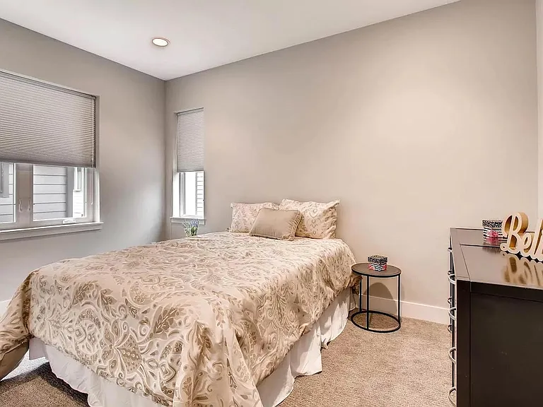 3268 W Conejos Pl — Photo 6