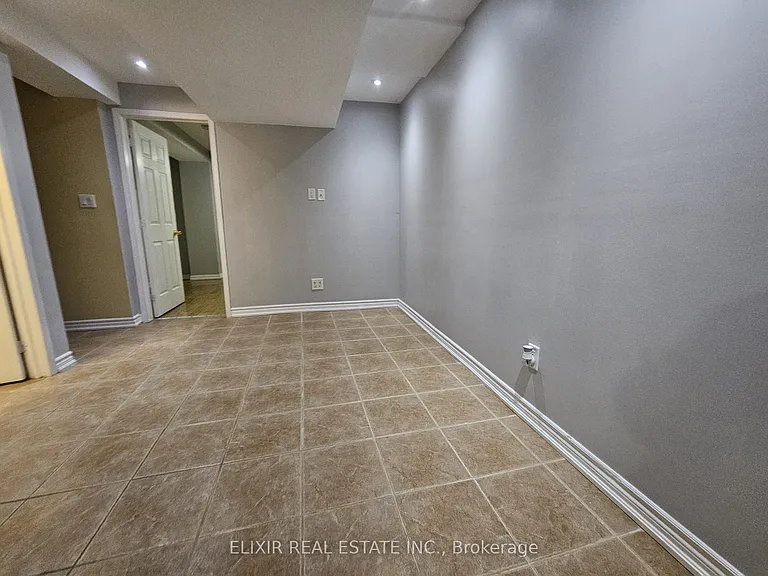 4 Lonestar Cres #BASEMENT — Photo 8